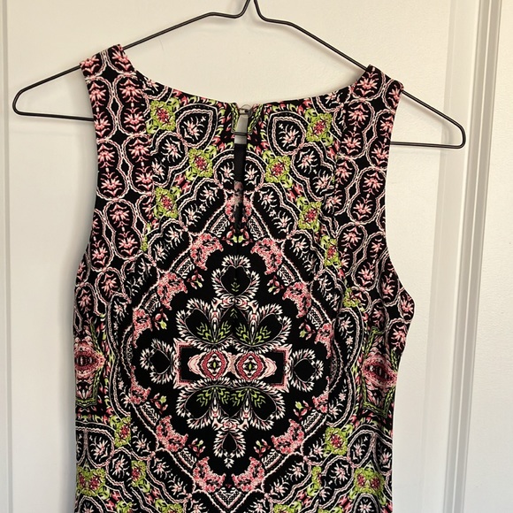 London Times size 4 maxi dress in fabulous fun pink back green and white print. - Picture 7 of 16